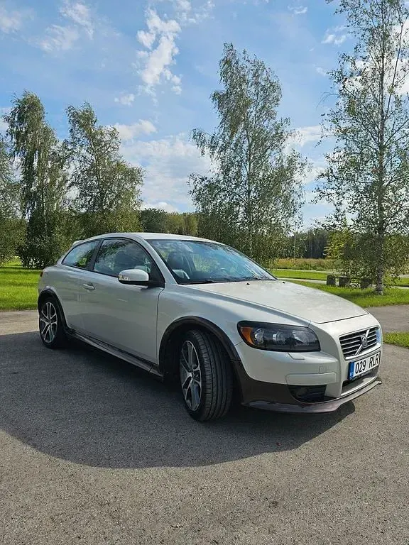 Usata Volvo C30 179 CV (131 kW) 2006 Argento Utilitaria