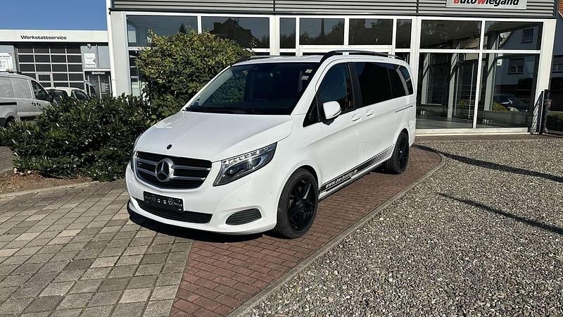 Bergkristallweiss Gebraucht 2014 Mercedes V220 Edition Van / Kleinbus | 25.200 € (Guter Preis) - Bild 1/4