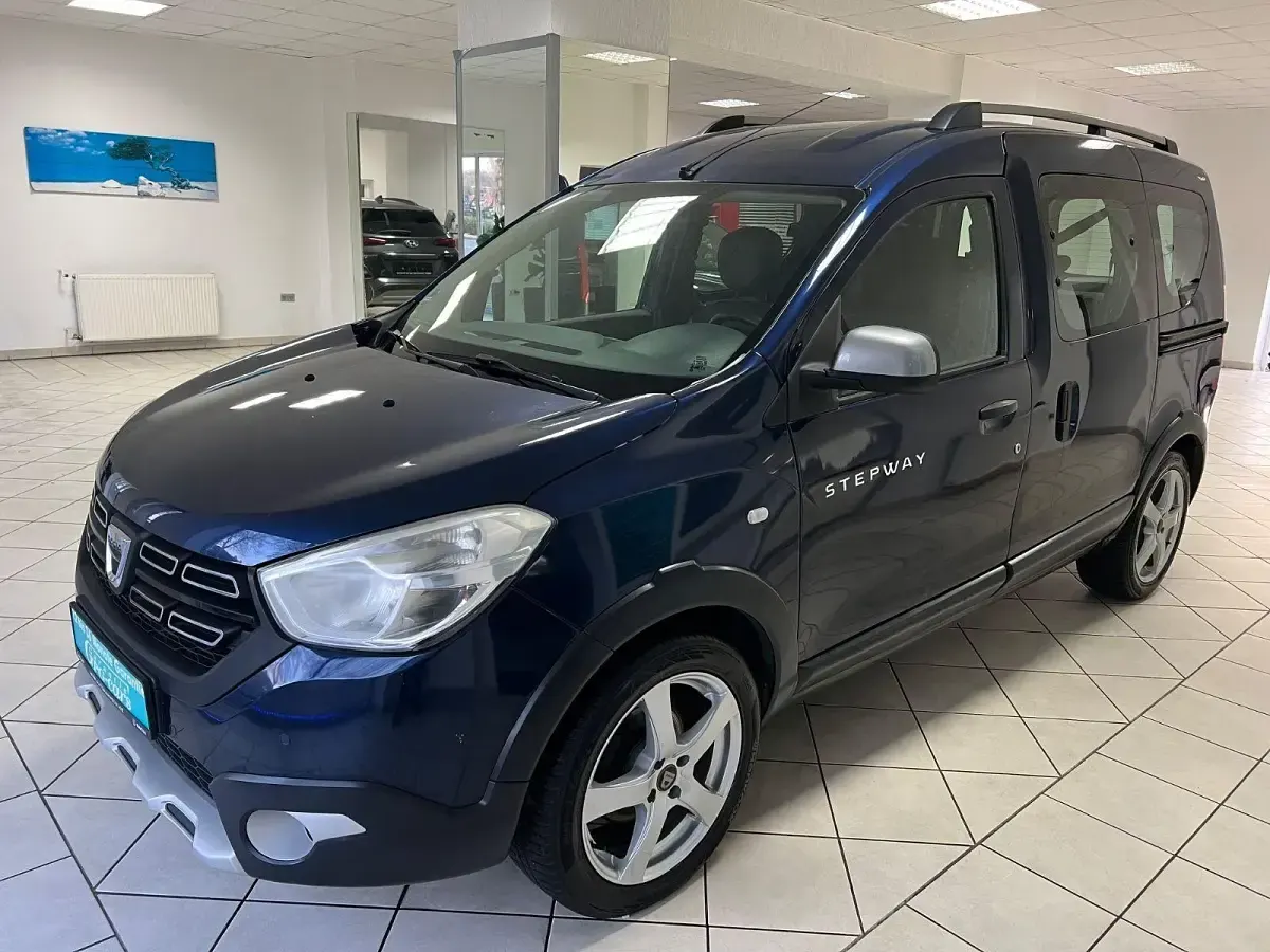 Gebraucht Dacia Dokker Celebration 116 PS (85 kW) 2017 Grau Van / Kleinbus