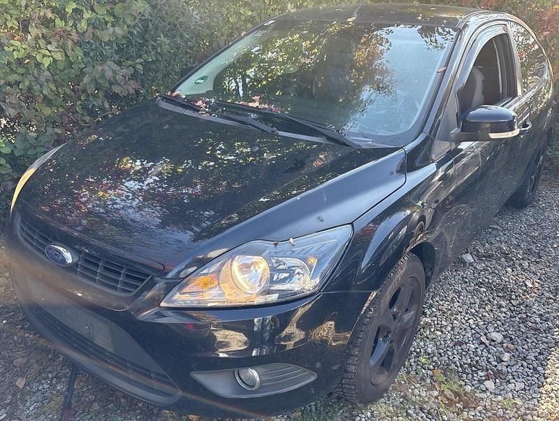 Schwarz Gebraucht 2009 Ford Focus Style Limousine | 4.850 € (Etwas zu teuer) - Bild 1/3