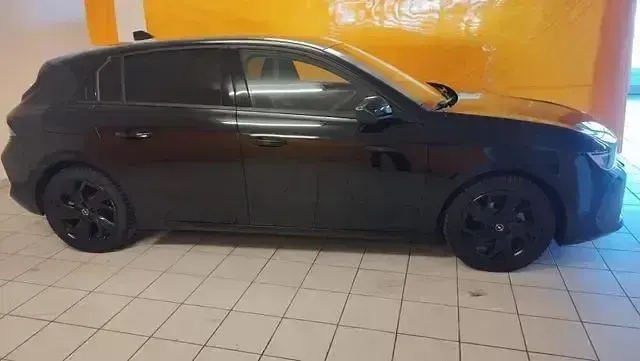 Gebraucht Opel Astra Edition 131 PS (96 kW) 2021 Schwarz Limousine