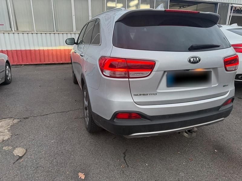 Gebraucht Kia Sorento 200 PS (147 kW) 2016 Silber SUV