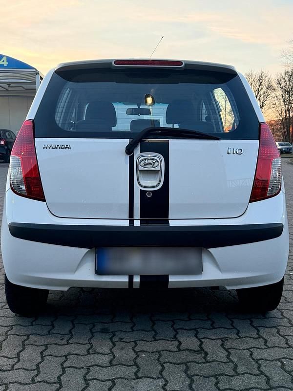 Gebraucht Hyundai i10 67 PS (49 kW) 2010 Weiß Kleinwagen