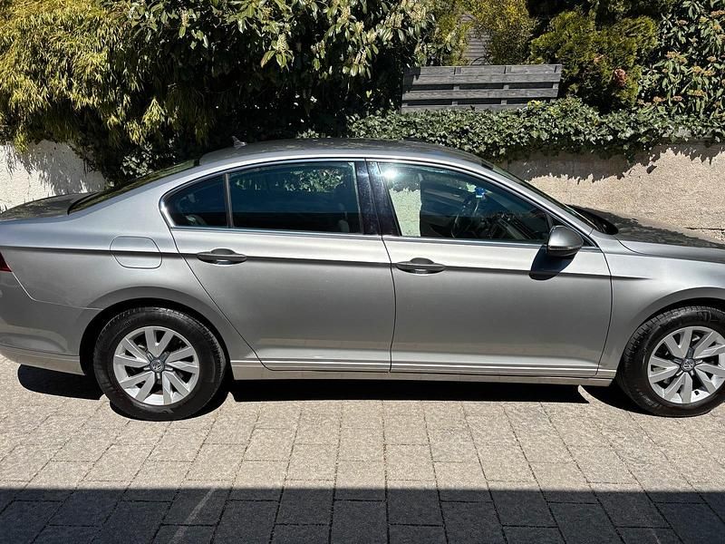 Używany VW Passat 120 KM (88 kW) 2015 Srebrny Sedan/Limuzyna