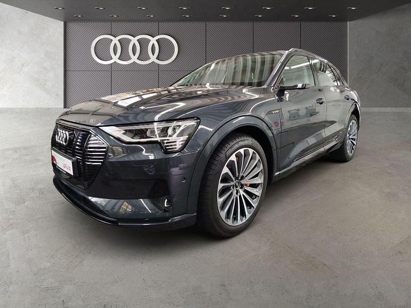 Manhattangrau metallic Gebraucht 2022 Audi e-tron Advanced SUV | 41.850 € (Etwas zu teuer) - Bild 1/4
