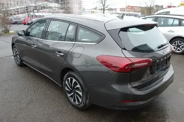 Używany Ford Focus Style 120 KM (88 kW) 2022 Szary Kombi