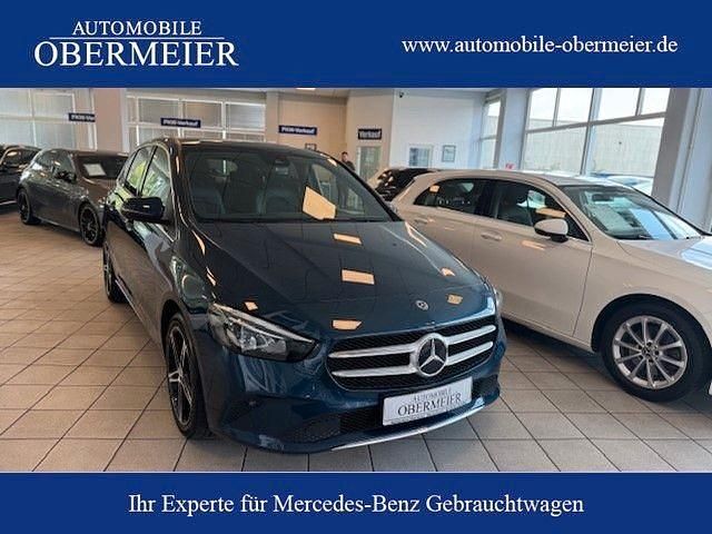 Blau Gebraucht 2019 Mercedes B220 Van / Kleinbus | 24.950 € (Fairer Preis) - Bild 1/4