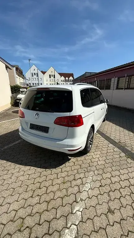 Gebraucht VW Sharan 177 PS (130 kW) 2015 Weiß Van / Kleinbus
