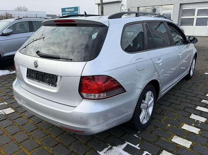 Gebraucht VW Golf VII Match 105 PS (77 kW) 2012 Reflexsilber metallic Kombi