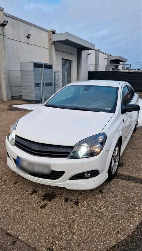 Gebraucht Opel Astra GTC 140 PS (102 kW) 2009 Weiß Coupé