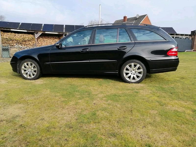 Gebraucht Mercedes E320 224 PS (164 kW) 2007 Schwarz Kombi