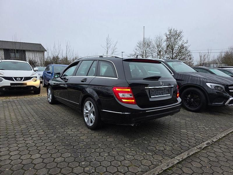 Gebraucht Mercedes C180 156 PS (114 kW) 2013 Schwarz Kombi