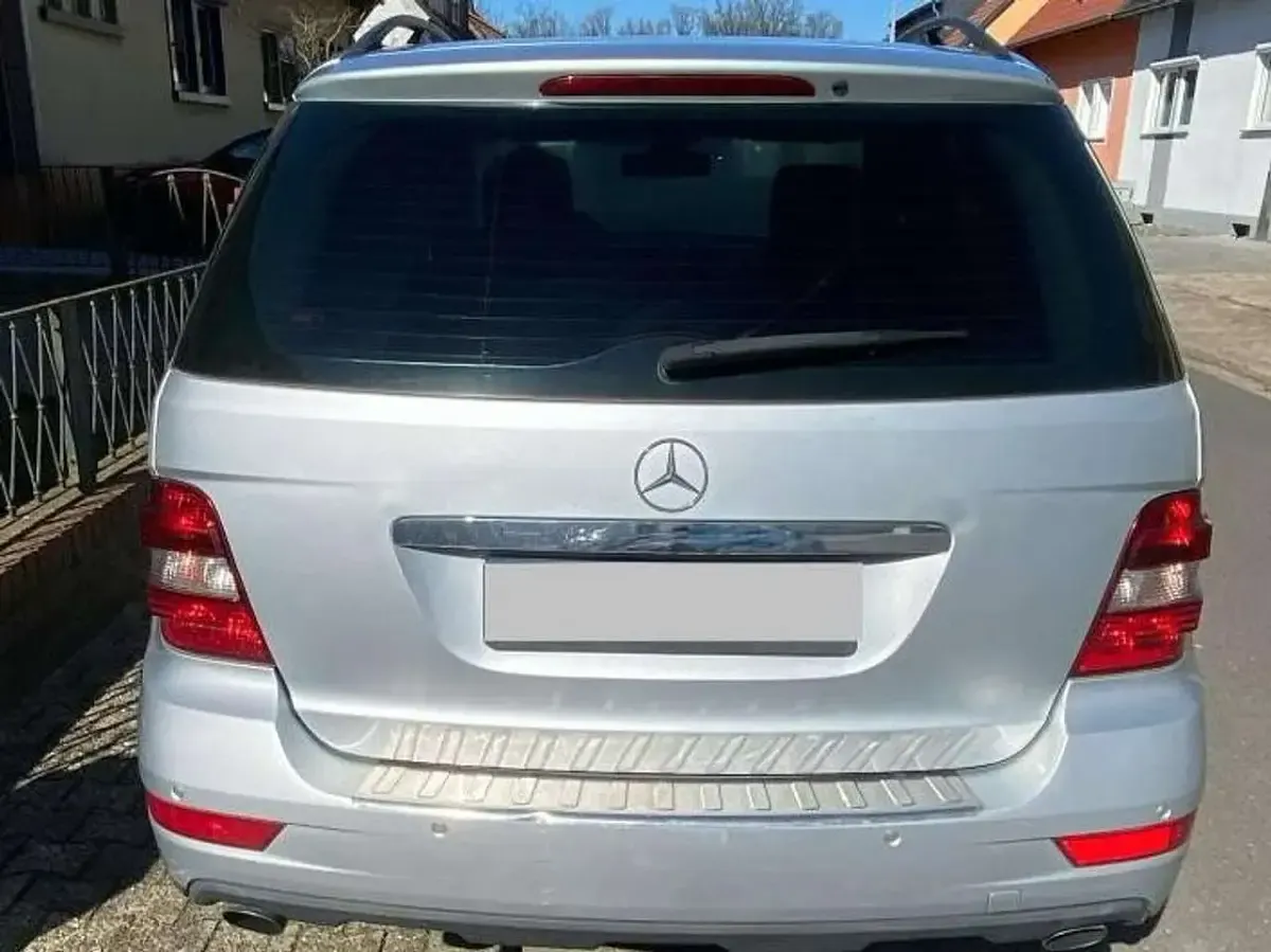 Gebraucht Mercedes ML280 190 PS (139 kW) 2009 Silber SUV