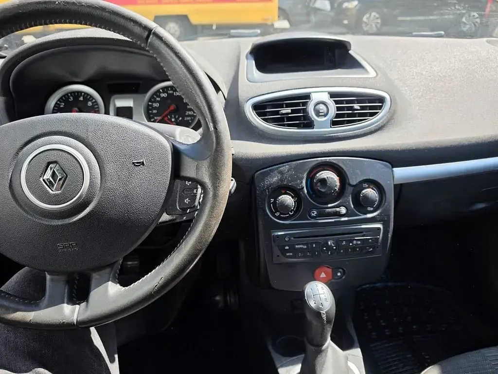 Gebraucht Renault Clio III Dynamique 75 PS (55 kW) 2009 Grau Limousine