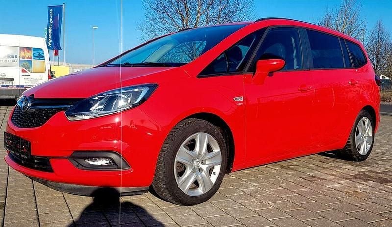 Gebraucht Opel Zafira Tourer 140 PS (102 kW) 2017 Pull me over red Van / Kleinbus