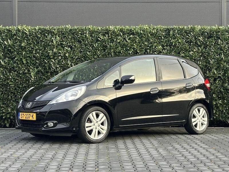 Schwarz Gebraucht 2014 Honda Jazz Comfort Plus Kleinwagen | 7.950 € (Fairer Preis) - Bild 1/4