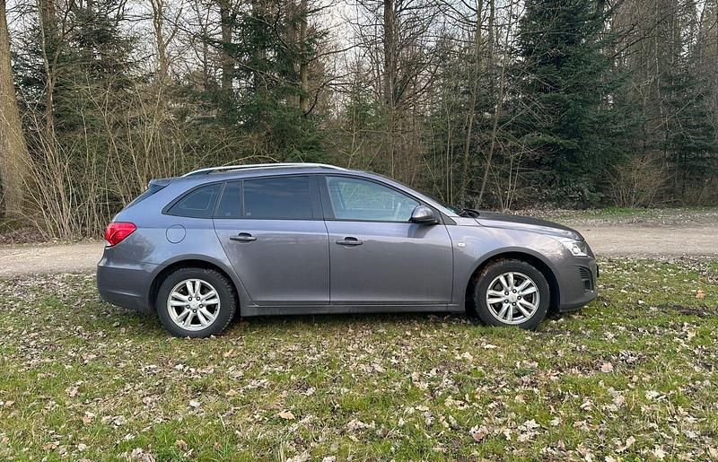 Gebraucht Chevrolet Cruze 131 PS (96 kW) 2012 Grau Kombi