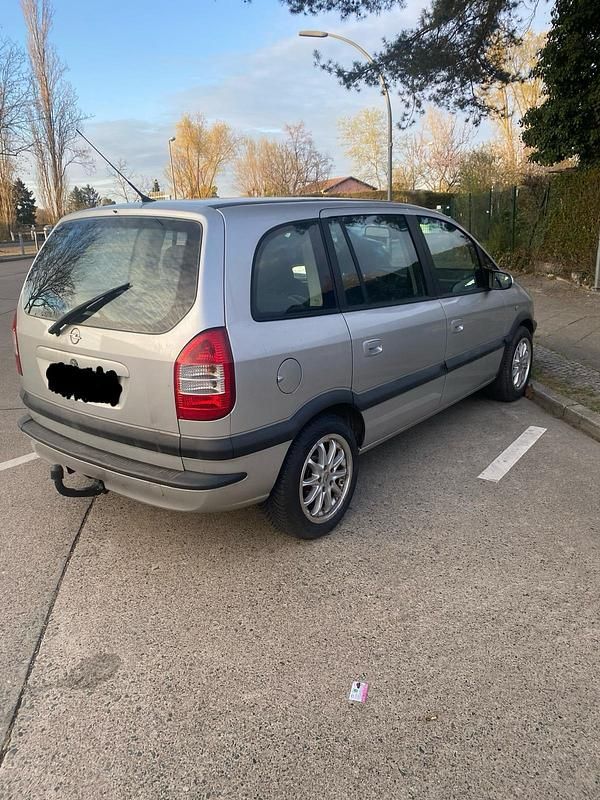 Gebraucht Opel Zafira 125 PS (91 kW) 2004 Silber Van / Kleinbus