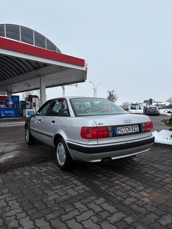 Gebraucht Audi 80 90 PS (66 kW) 1992 Silber Limousine