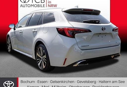 Neu Toyota Corolla 140 PS (102 kW) 2025 Grau Limousine