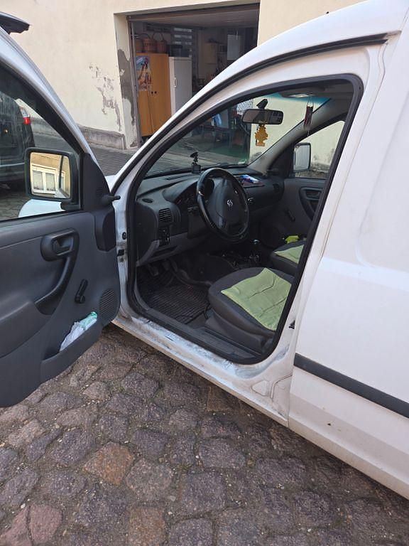 Gebraucht Opel Combo 101 PS (74 kW) 2004 Weiß Van / Kleinbus