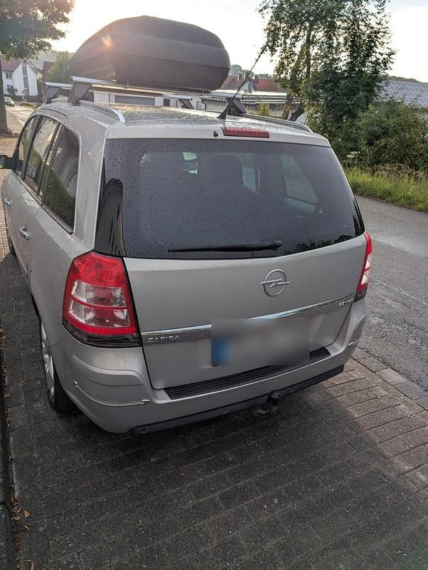 Gebraucht Opel Zafira 150 PS (110 kW) 2008 Silber Van / Kleinbus