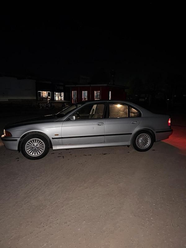 Gebraucht BMW 520 150 PS (110 kW) 2000 Silber Limousine