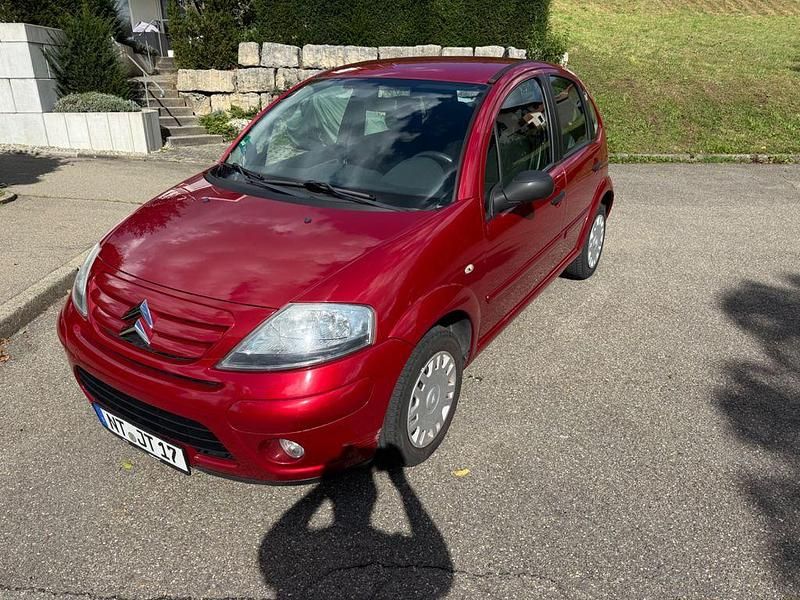 Rot Gebraucht 2006 Citroën C3 Comfort Kleinwagen | 2.990 € (Etwas zu teuer) - Bild 1/4