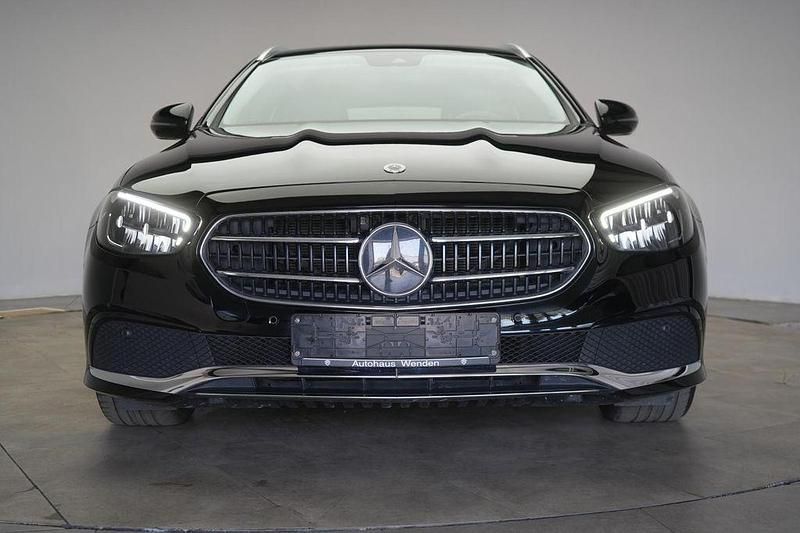 Gebraucht Mercedes E400 Avantgarde 330 PS (242 kW) 2022 Schwarz Limousine