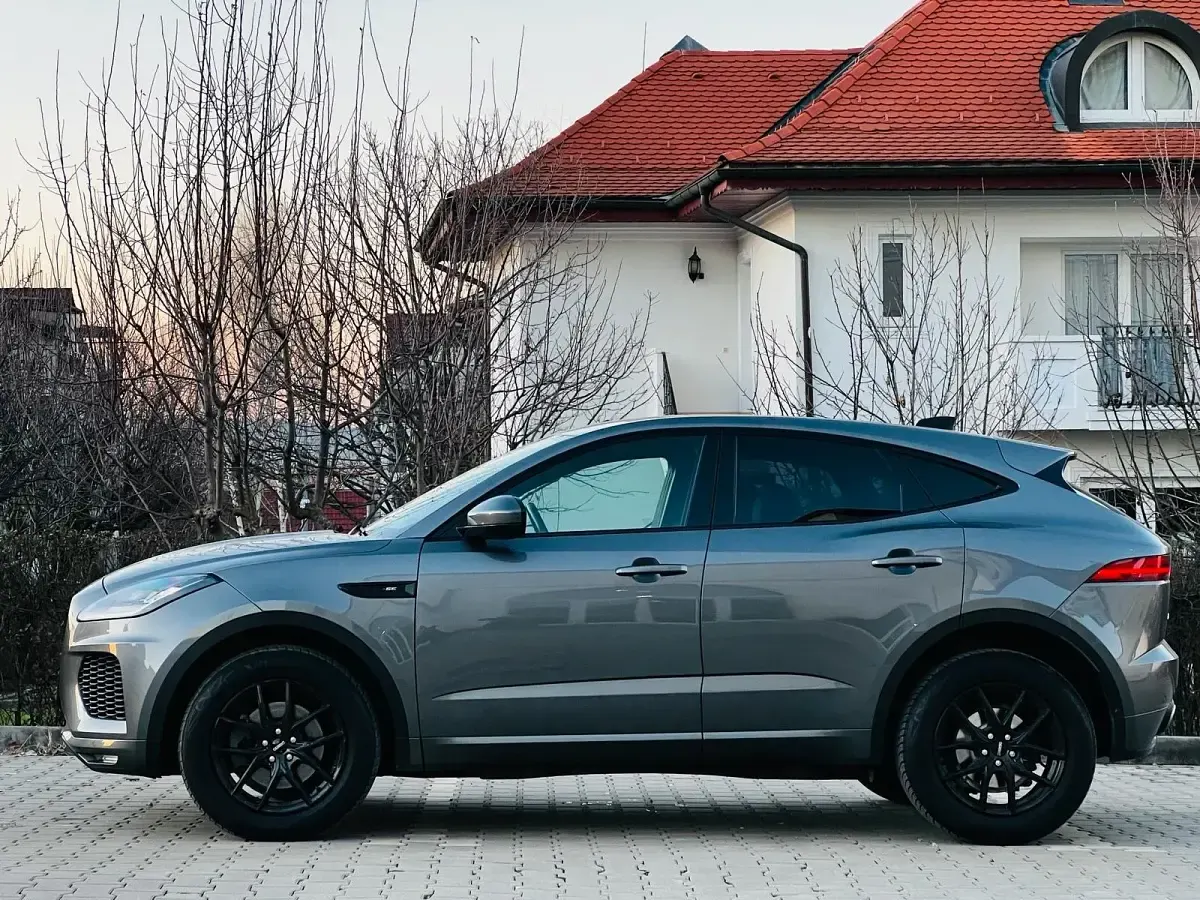 Gebraucht Jaguar E-Pace R-Dynamic 180 PS (132 kW) 2020 Grau SUV