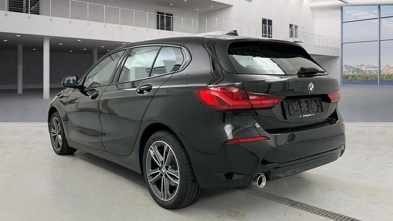 Gebraucht BMW 118 Shadowline 136 PS (100 kW) 2022 Schwarz Kleinwagen