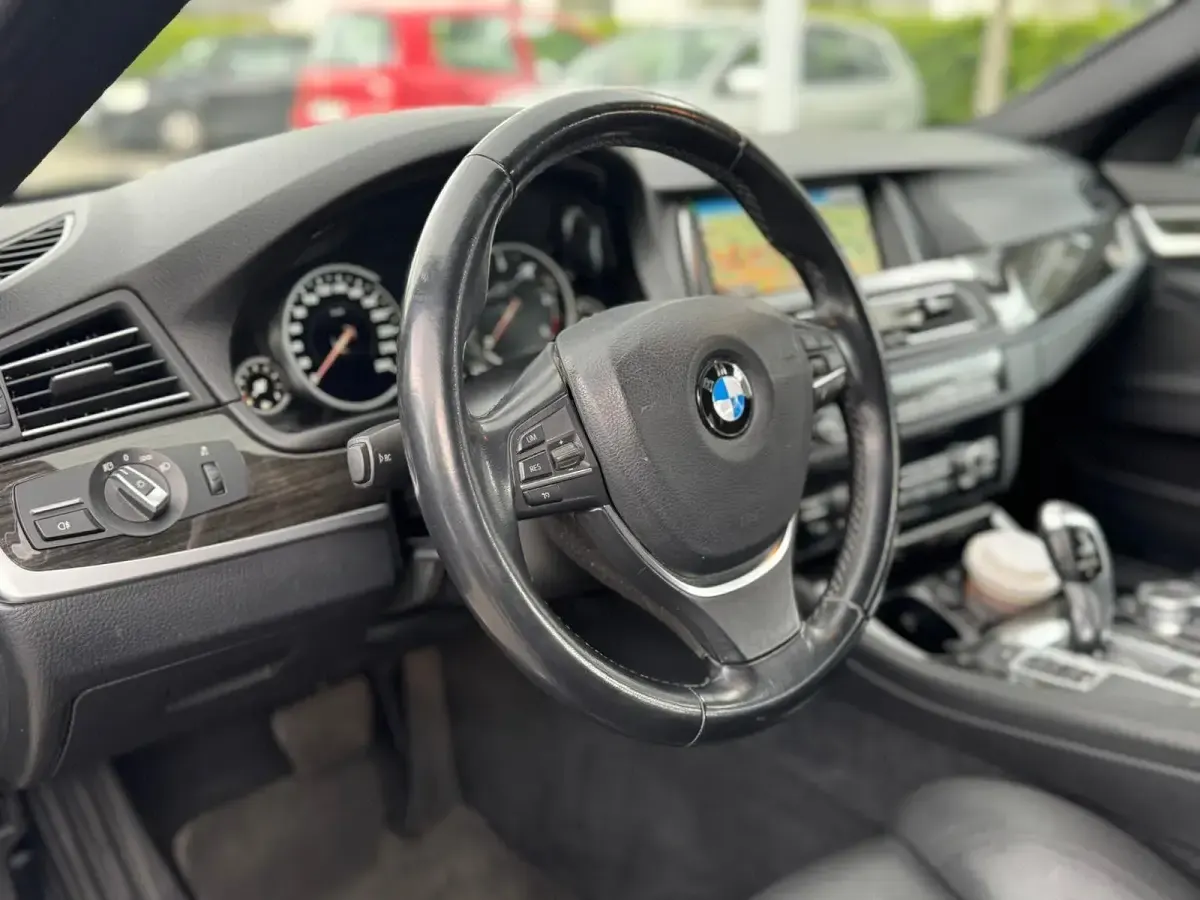 Gebraucht BMW 520 190 PS (139 kW) 2017 Schwarz Kombi