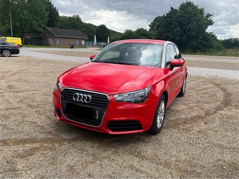 Rot Gebraucht 2010 Audi A1 Attraction Kleinwagen | 9.500 € (Fairer Preis) - Bild 1/4