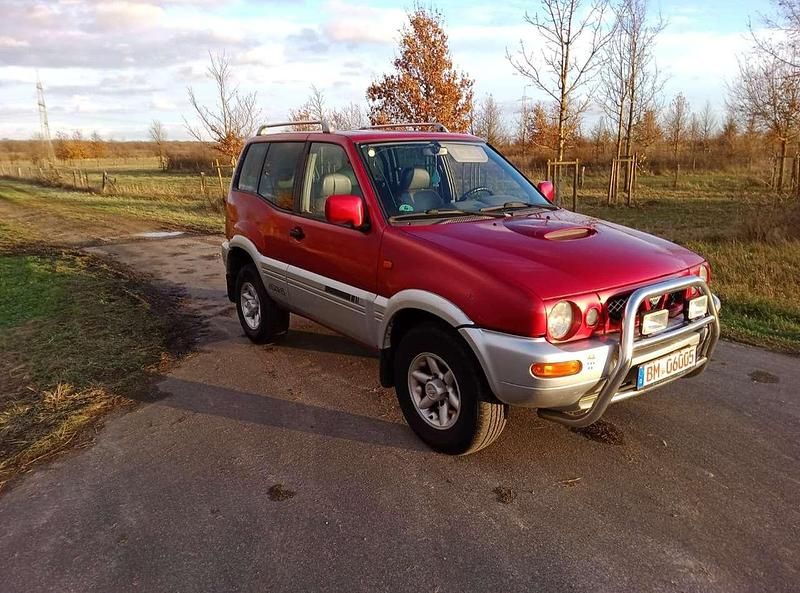 Gebraucht Nissan Terrano 116 PS (85 kW) 1999 Rot SUV