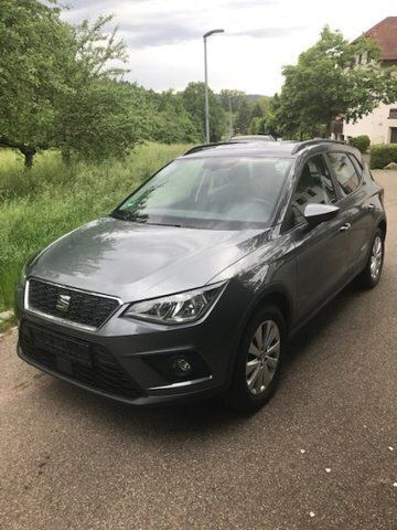 Pirineos grau (metallic) Gebraucht 2018 Seat Arona Style SUV | 18.850 € (Etwas zu teuer) - Bild 1/4