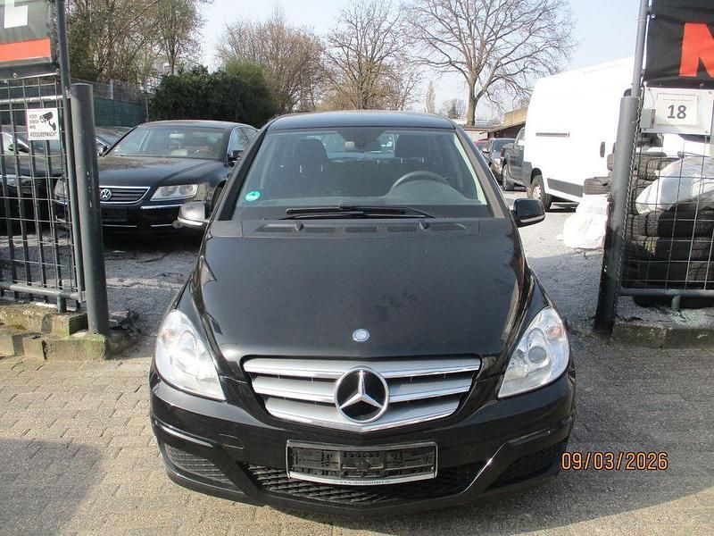 Gebraucht Mercedes B180 109 PS (80 kW) 2011 Schwarz Van / Kleinbus