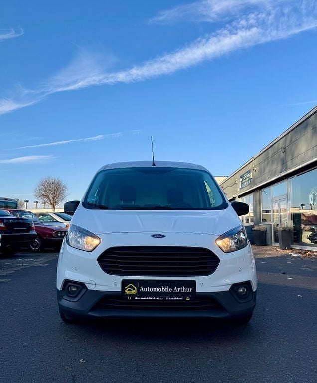 Gebraucht Ford Transit Trend 101 PS (74 kW) 2019 Weiß Limousine