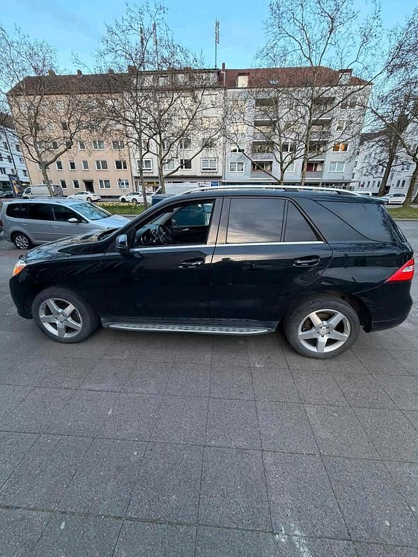 Gebraucht Mercedes ML350 306 PS (225 kW) 2014 Schwarz SUV