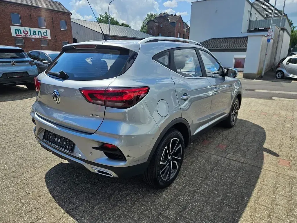 Gebraucht MG ZS Luxury 111 PS (81 kW) 2023 Grau SUV