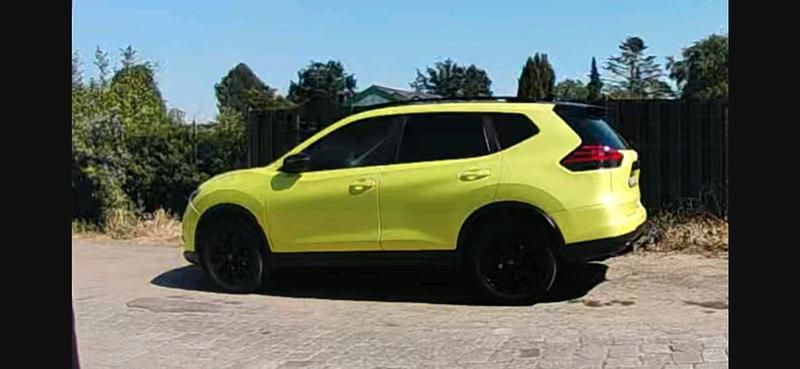Andere außenfarben Gebraucht 2016 Nissan X-Trail Tekna SUV | 14.500 € - Bild 1/4