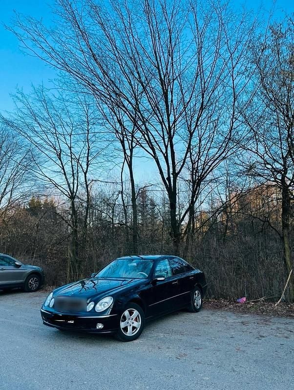 Gebraucht Mercedes E240 Avantgarde 177 PS (130 kW) 2004 Limousine