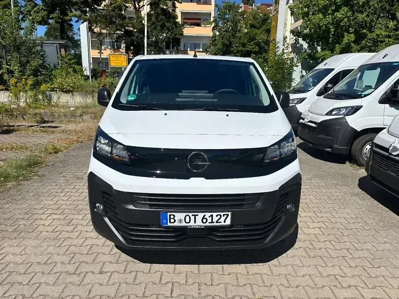 Używany Opel Vivaro Edition 106 KM (77 kW) 2025 Biały Minivan