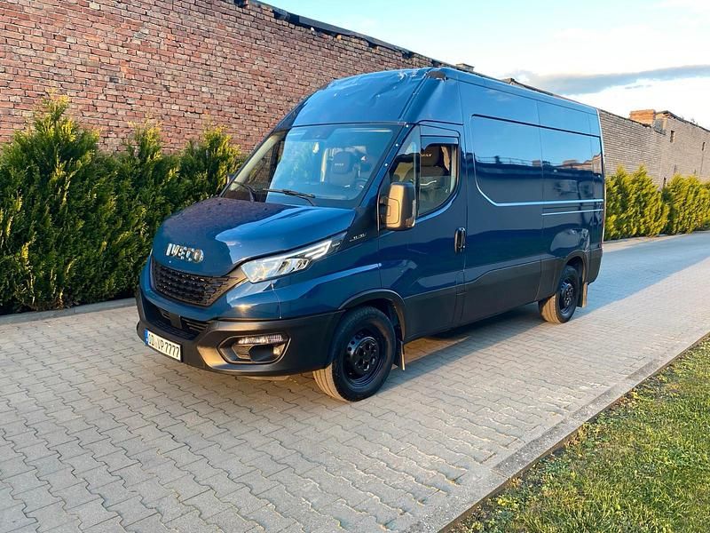 Blau Gebraucht 2019 Iveco Daily Van / Kleinbus | 13.000 € (Superpreis) - Bild 1/4