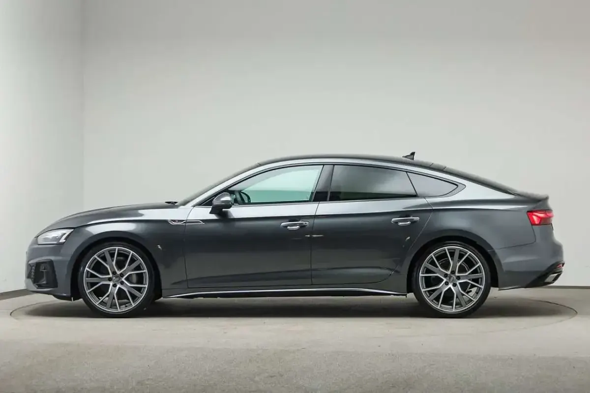 Gebraucht Audi A5 Business 204 PS (150 kW) 2023 Daytonagrau perleffekt (metallic) Coupé