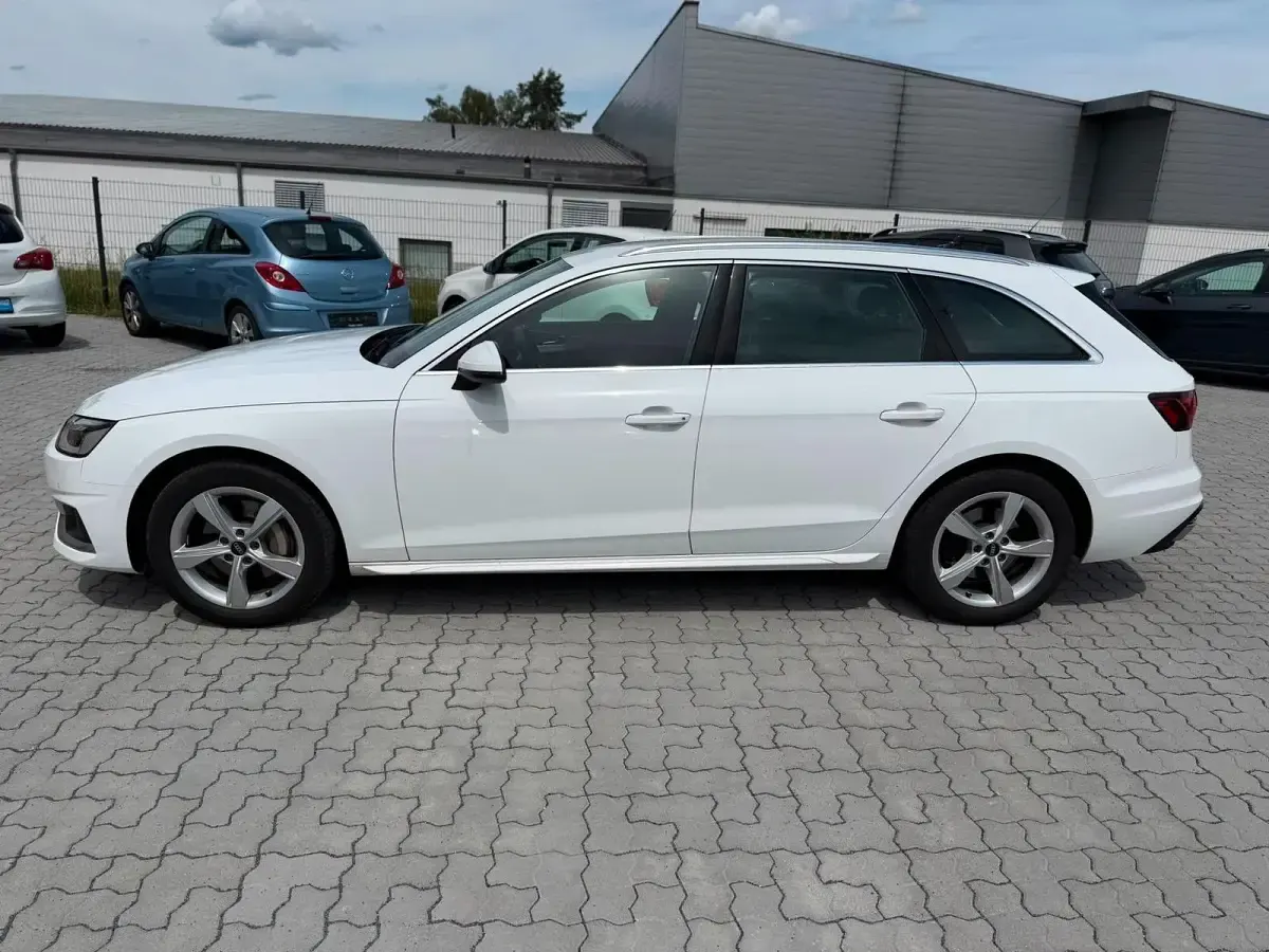 Gebraucht Audi A4 Advanced 204 PS (150 kW) 2022 Weiß Kombi