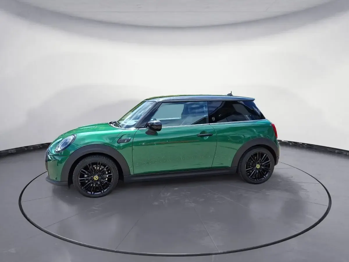 Gebraucht Mini Cooper SE 135 kW (184 PS) 2023 Grün Kleinwagen