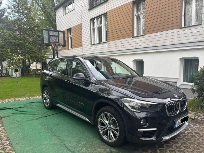 Schwarz Gebraucht 2016 BMW X1 xLine SUV | 18.350 € (Fairer Preis) - Bild 1/4
