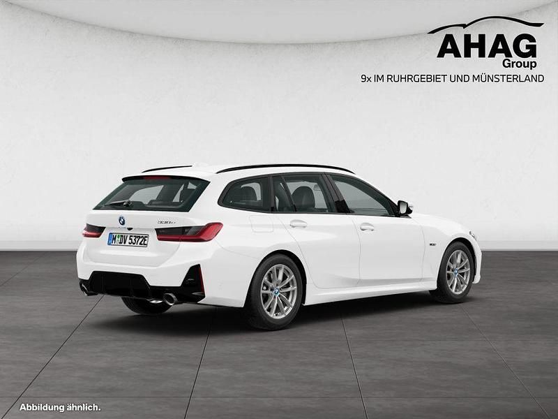 Gebraucht BMW 330e Efficient Dynamics 292 PS (214 kW) 2022 Schwarz Kombi