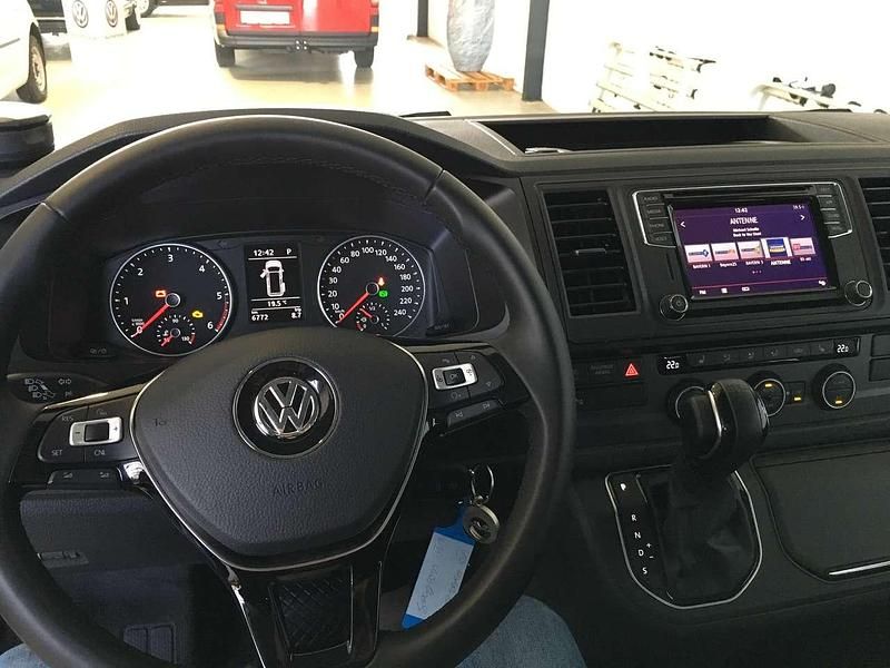 Gebraucht VW Multivan 150 PS (110 kW) 2018 Grün Van