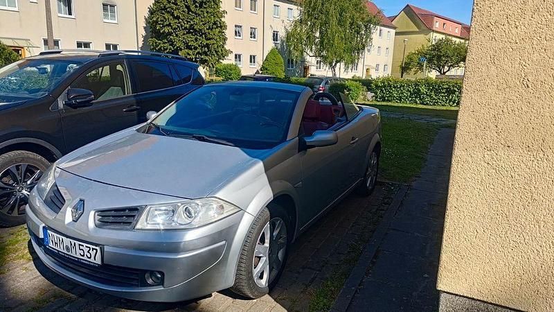 Silber Gebraucht 2008 Renault Mégane Cabriolet Avantage Cabrio | 2.100 € (Guter Preis) - Bild 1/4